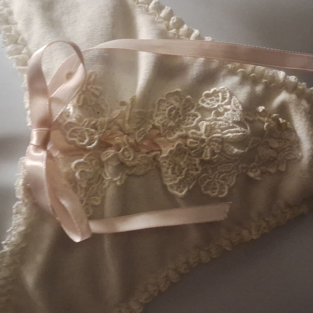 NWOT,Vintage 80's,Sexy White, Lace Trim, Thong Style Panties with Pink Ribbon💕 - Picture 8 of 8